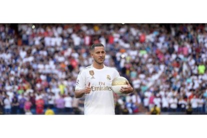 Eden Hazard durante su presentación como jugador del Madrid.