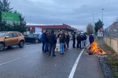 Los trabajadores secundaron de manera masiva la huelga en las plantas de transferencia y el CTR. DL