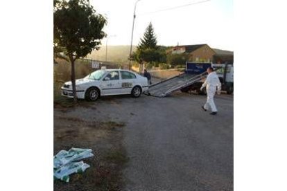 El Skoda Octavia del taxista, en el lugar del asesinato