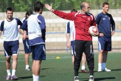 Los jugadores de la Cultural exigen cobrar las siete mensualidades impagadas.