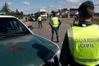 Control de la Guardia Civil de Tráfico. DL