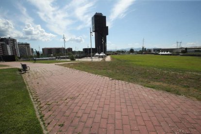 Vista del parque del Oeste, en una imagen tomada ayer. ANA F. BARREDO