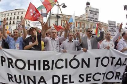 Participantes en la manifestación contra la ley antitabaco en Madrid