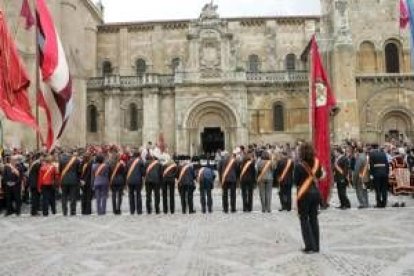 Un momento de las cabezadas del año pasado, con la Colegiata de San Isidoro al fondo