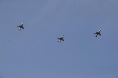 Los Harrier sobrevolando León.