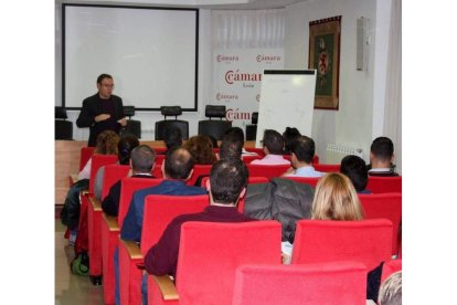 Germán González, durante una de las charlas. DL