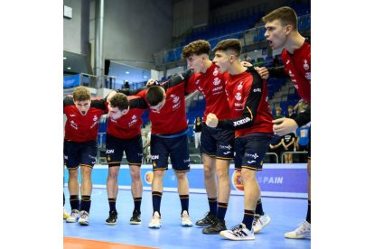 Buen debut de los Hispanos júnior en el Mundial. RFEBM