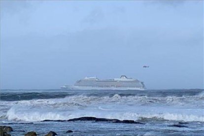 El Viking Sky, a la deriva.