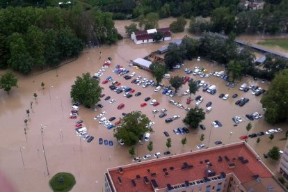 Imagen de una de las zonas inundadas de la capital navarra.