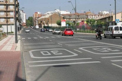 La calle Heriberto Ampudia ya es Zona 30, pero muchos conductores superan esa velocidad. PABLO