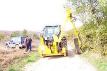 La maquinaria ya ha comenzado a trabajar en el tramo de tres kilómetros del Camino de La Virgen