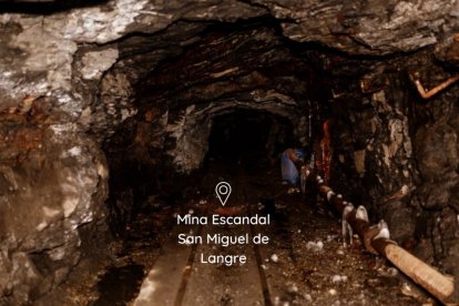 Interior de la mina Escandal, localizada en terrenos de San Miguel de Langre. DL