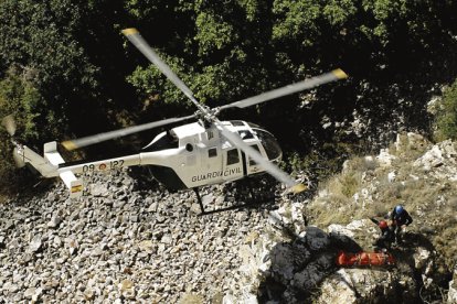 Imagen de archivo de un rescate del Greim en helicóptero. JAVIER QUINTANA