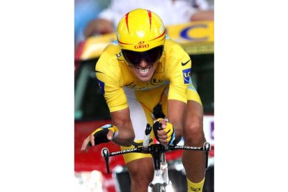 Alberto Contador durante la disputa de la crono.