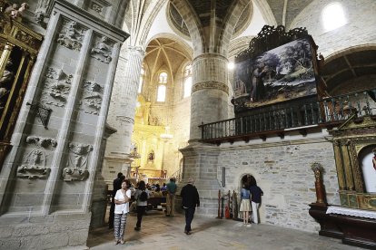 La Colegiata de Villafranca del Bierzo es una de los edificios que se perfilan como una de las sedes de la muestra. L. DE LA MATA