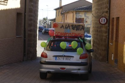 Imagen de una protesta llevada a cabo contra la planta de compostaje de Reliegos. MARCIANO PÉREZ