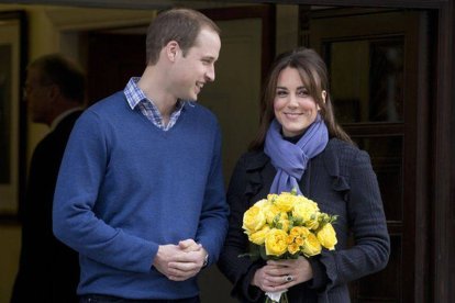 Fotografía de archivo. El príncipe William junto a su mujer, Kate Middleton.