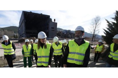 La secretaria de Estado de Energía, Sara Aagesen, visitó en febrero La Robla para conocer el proyecto. RAMIRO