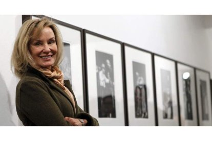 La actriz ganadora de dos Oscar Jessica Lange, expone ahora sus fotografías en La Casa de América en Madrid.