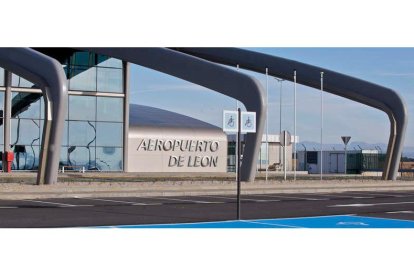 El aeropuerto de La Virgen del Camino entró en funcionamiento en el año 1999.