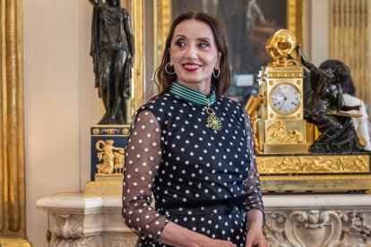 Luz Casal recibió la Medalla de las Artes de Francia el pasado mes de marzo. CHRISTOPHE PETIT TESSON