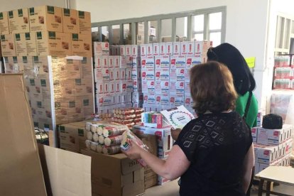 Hasta el 28 de julio se reparten más de 43.000 kilos de alimentos entre casi 3.000 personas. DL