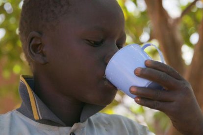 Falta de agua potable provoca más muertes en niños que los conflictos, según Unicef.