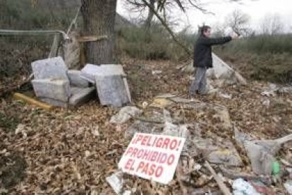 Los gamberros causaron destrozos en un huerto situado en el monte