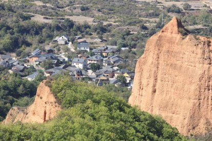 El cielo abierto de la Gran Corta de Fabero es una de las obras más importantes pendiente en la provincia de conseguir quién quiera realizarla. L. DE LA MATA