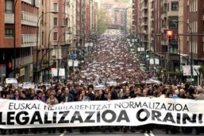 Manifestación convocada en Bilbao para reclamar la legalización de Sortu.