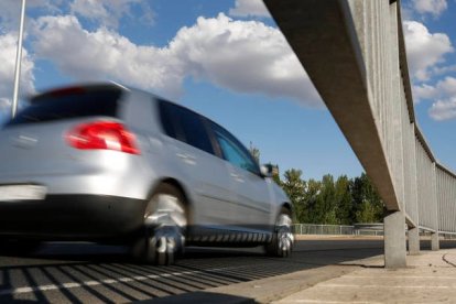 Sólo en la primera operación salida, prevista para este fin de semana, serán 54.000 los vehículos que recorran las carreteras provinciales. FERNANDO OTERO