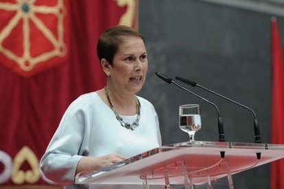 La nueva presidenta de Navarra, Uxue Barkos, en su toma de posesión.