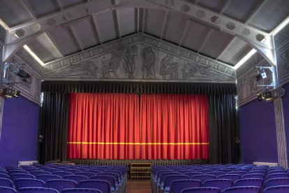 Teatro de Jiménez donde se celebra el certamen. ANTONIO DE LA FUENTE