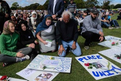 Christchurch recuerda en silencio a las víctimas del ataque contra las mezquitas.