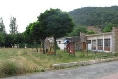 Zona donde se construirá la guardería, junto a las antiguas escuelas del barrio de Santa Bárbara