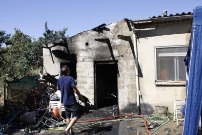 Estado en que quedó el trastero tras el incendio. CAMPOS