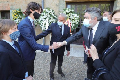 El funeral tuvo lugar en la Colegiata de Villafranca. L. DE LA MATA