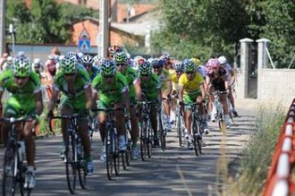 El equipo Boyaca tirando de su líder, David Belda