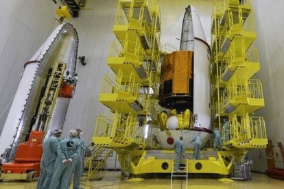 El satélite 'Gaia', en la base de la Guayana francesa.