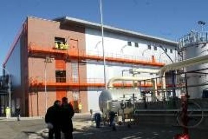 Exterior de la fábrica de Vitatene, el día que fue inaugurada