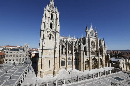 La Catedral de León, un espectáculo por los cuatro costados. MARCIANO PÉREZ