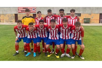 Formación del Atlético Bembibre, campeón de la 1.ª División Provincial Juvenil. TWITTER ATLÉTICO BEMBIBRE