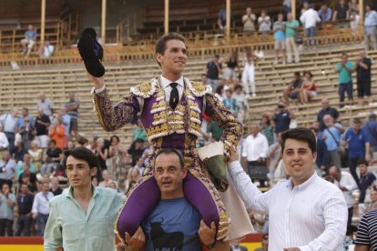 Ginés Marín, en su salida a hombros esta semana en la feria de Alicante. MORELL