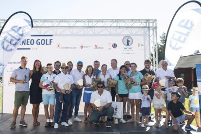 Imagen de los ganadores del Torneo de Golf de la Fele. FERNANDO OTERO