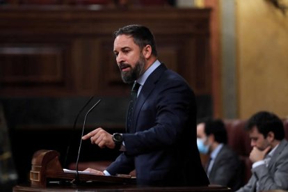 El líder de Vox, Santiago Abascal, durante su intervención de hoy en el pleno del Congreso. EMILIO NARANJO