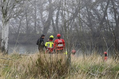 Equipos de rescate en el lugar del suceso. ALMUDENA ÁLVAREZ