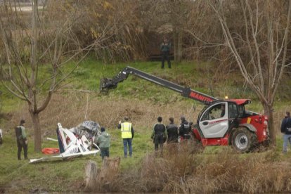 Estado en el que quedó el ultraligero siniestrado. R. GARCÍA