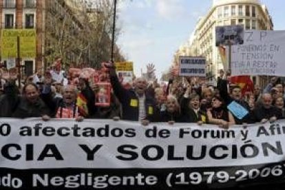 Miles de afectados por el caso Fórum-Afinsa se manifestaron en las calles de Madrid