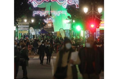 Ambiente en la fiesta de la Navidad celebrada en el barrio ponferradino de La Puebla hace unos días.