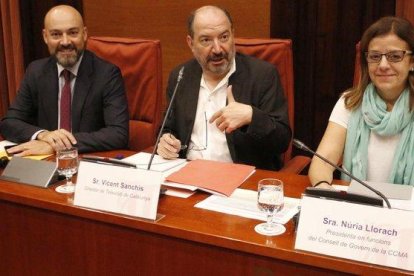 Saül Gordillo, Vicent Sanchís y Núria Llorach, en una comisión de control de la CCMA.